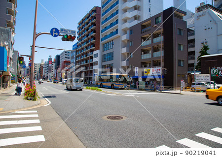 黄金町駅近くの交差点 黄金町駅近くの交差点 90219041