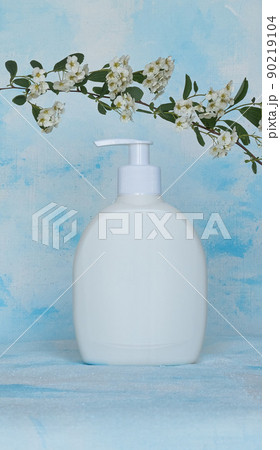 Bottle for cosmetic products without a label. Facial skin care concept. Bottle for cosmetic products without a label. Facial skin care concept. 90219104