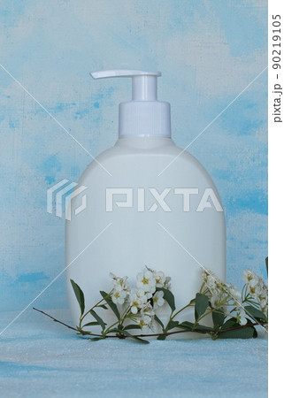 Bottle for cosmetic products without a label. Facial skin care concept. Bottle for cosmetic products without a label. Facial skin care concept. 90219105