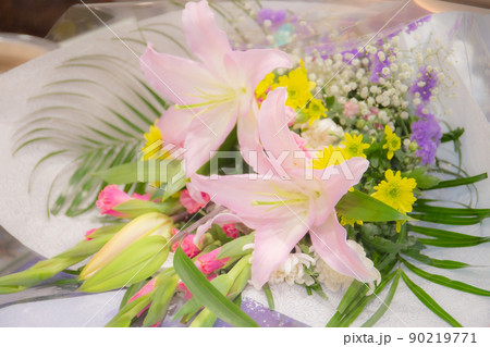 葬儀場の花束 90219771