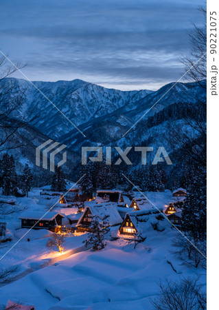 《富山県》積雪の相倉合掌造り集落・五箇山 90221075