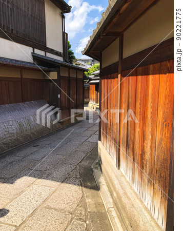 京都市東山区の下河原町の街並み 京都市東山区の下河原町の街並み 90221775
