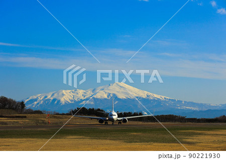 鳥海山に見守られ 鳥海山に見守られ 90221930