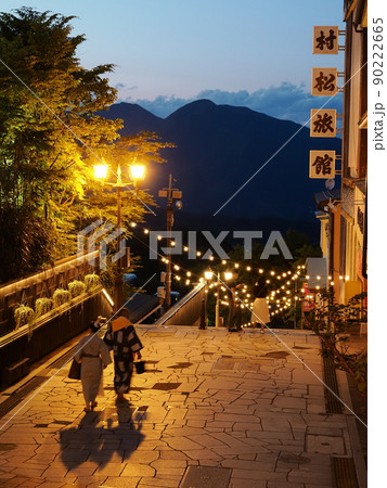 伊香保温泉 夕暮れの石段街 伊香保温泉 夕暮れの石段街 90222665