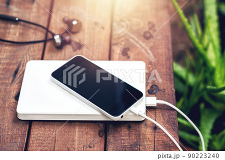 charging smartphone with power bank charging smartphone with power bank 90223240