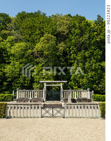 新緑の西大寺から尼ヶ辻 安康天皇陵 拝礼所 2022年4月25日 新緑の西大寺から尼ヶ辻 安康天皇陵 拝礼所 2022年4月25日 90223823