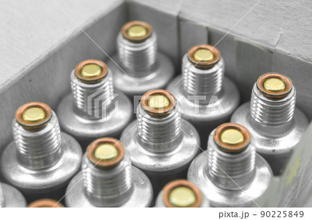 Threaded cartridges for the signal pistol. Illuminating signal cartridges in the box. Pyrotechnic means for giving multi-colored signals at a long distance. Selective focus 90225849