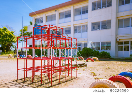 廃校になった小学校 90226590