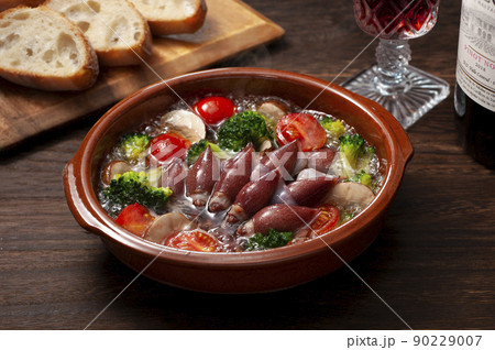 春を味わうホタルイカのアヒージョ 90229007