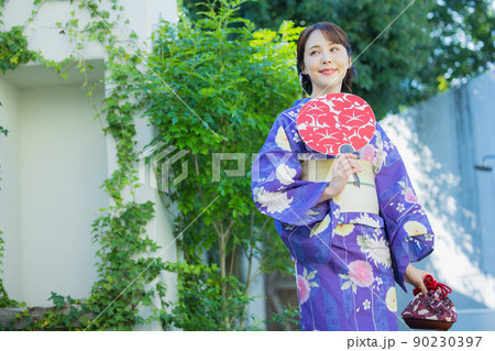 浴衣の女性 浴衣の女性 90230397