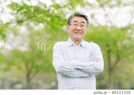 元気なシニア男性 90231356