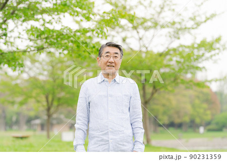 元気なシニア男性 元気なシニア男性 90231359