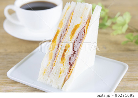 美味しいハムチーズたまごサンド 美味しいハムチーズたまごサンド 90231695