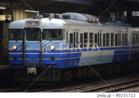 終焉近い信越本線115系(三次新潟色:快速) 終焉近い信越本線115系(三次新潟色:快速) 90231722
