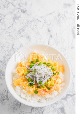 釜揚げシラス丼 釜揚げシラス丼 90231851