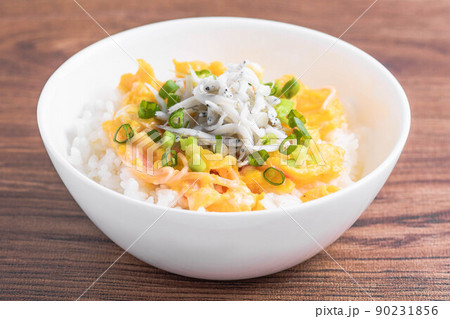 釜揚げシラス丼 90231856