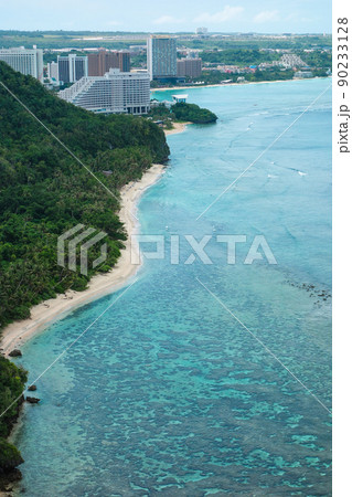 グアムの海岸線 90233128