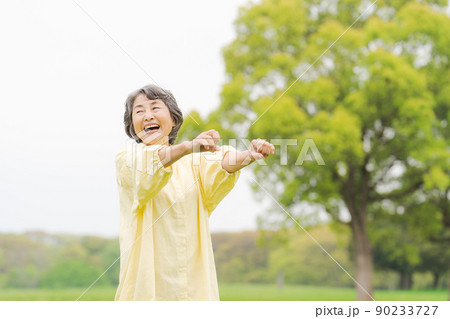 アクティブシニア 女性 アクティブシニア 女性 90233727