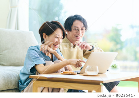 男女　家 90235417