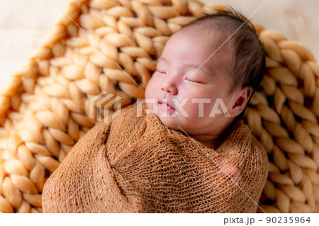 新生児 ニューボーンフォト 新生児 ニューボーンフォト 90235964