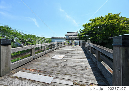 近江「水口城」「水口岡山城」の曲輪と石垣 90237197