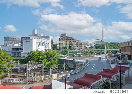 神戸市営地下鉄の名谷駅とバスターミナル 90239642
