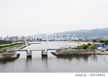 兵庫 西宮市 西宮港 御前浜橋と香櫨園浜(西宮大橋から、初夏) 兵庫 西宮市 西宮港 御前浜橋と香櫨園浜(西宮大橋から、初夏) 90239682