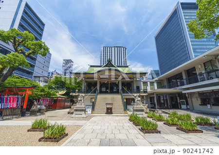 難波神社　新緑の季節（大阪府大阪市中央区博労町） 90241742