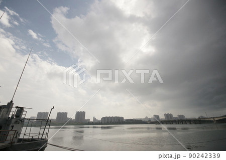 大同江とプエブロ号（北朝鮮・平壌） 90242339