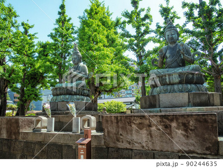 東京、浅草寺の二尊仏（勢至菩薩坐像・観音菩薩坐像です） 90244635