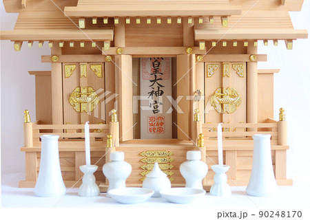 神棚屋根違い三社檜造りと氏神様の御札4 90248170
