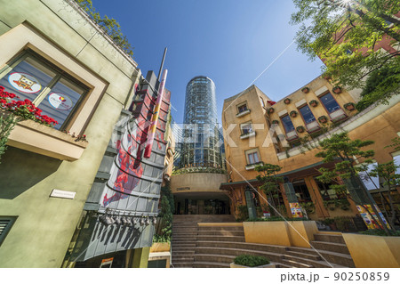 川崎駅前の複合商業施設「ラ チッタデッラ」の街並み【神奈川県・川崎市】 川崎駅前の複合商業施設「ラ チッタデッラ」の街並み【神奈川県・川崎市】 90250859