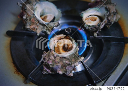 サザエの壺焼き 90254792