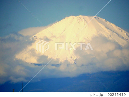 600ミリ超望遠レンズで富士山 病院7階の窓から 600ミリ超望遠レンズで富士山 病院7階の窓から 90255459