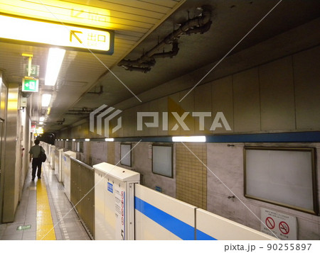 地下鉄　駅　ブルーライン　阪東橋駅 90255897