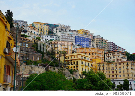 ナポリのオールドタウン 90259071