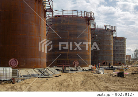 building a large fuel tanks. High quality photo 90259127