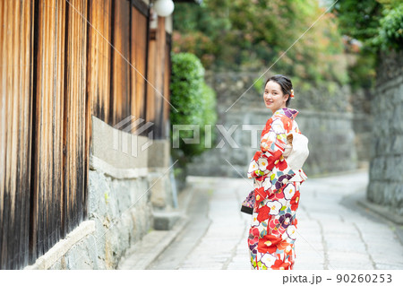 着物の女性　京都女子旅 90260253