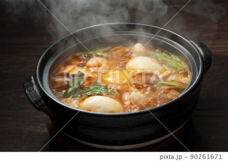 熱々美味しいスンドゥブチゲ 90261671