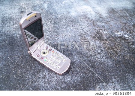 ガラケーとスマホ -電話回線の乗り換え- ガラケーとスマホ -電話回線の乗り換え- 90261804