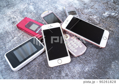 ガラケーとスマホ -電話回線の乗り換え- 90261828