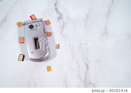 ガラケーとスマホ -電話回線の乗り換え- ガラケーとスマホ -電話回線の乗り換え- 90261916