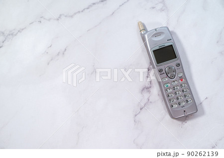 ガラケーとスマホ -電話回線の乗り換え- ガラケーとスマホ -電話回線の乗り換え- 90262139