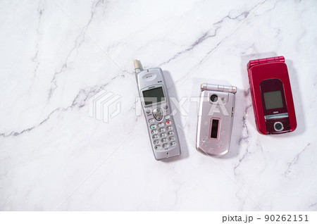 ガラケーとスマホ -電話回線の乗り換え- 90262151