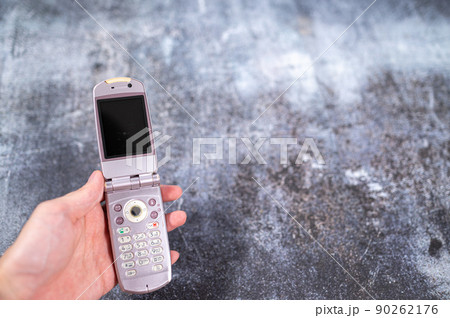 ガラケーとスマホ -電話回線の乗り換え- 90262176