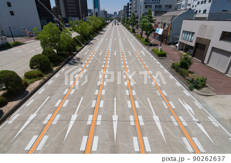 路面標示・矢印（進行方向別通行区分） 90262637