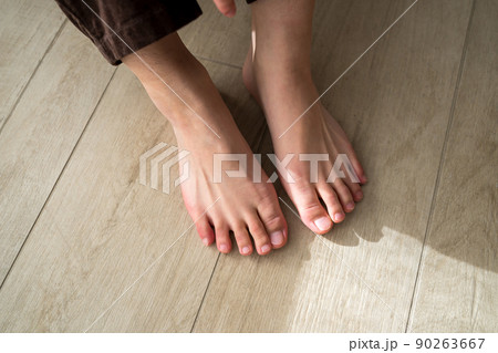 裸足で生活 90263667