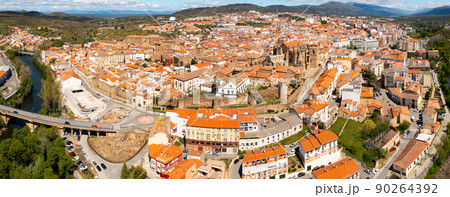 Panoramic view from drone of ancient walled Spanish city of Plasencia 90264392