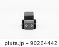 ミニバンタイプの小さな木製ミニチュアカー （横位置） 90264442