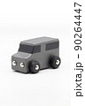 ミニバンタイプの小さな木製ミニチュアカー （縦位置） 90264447